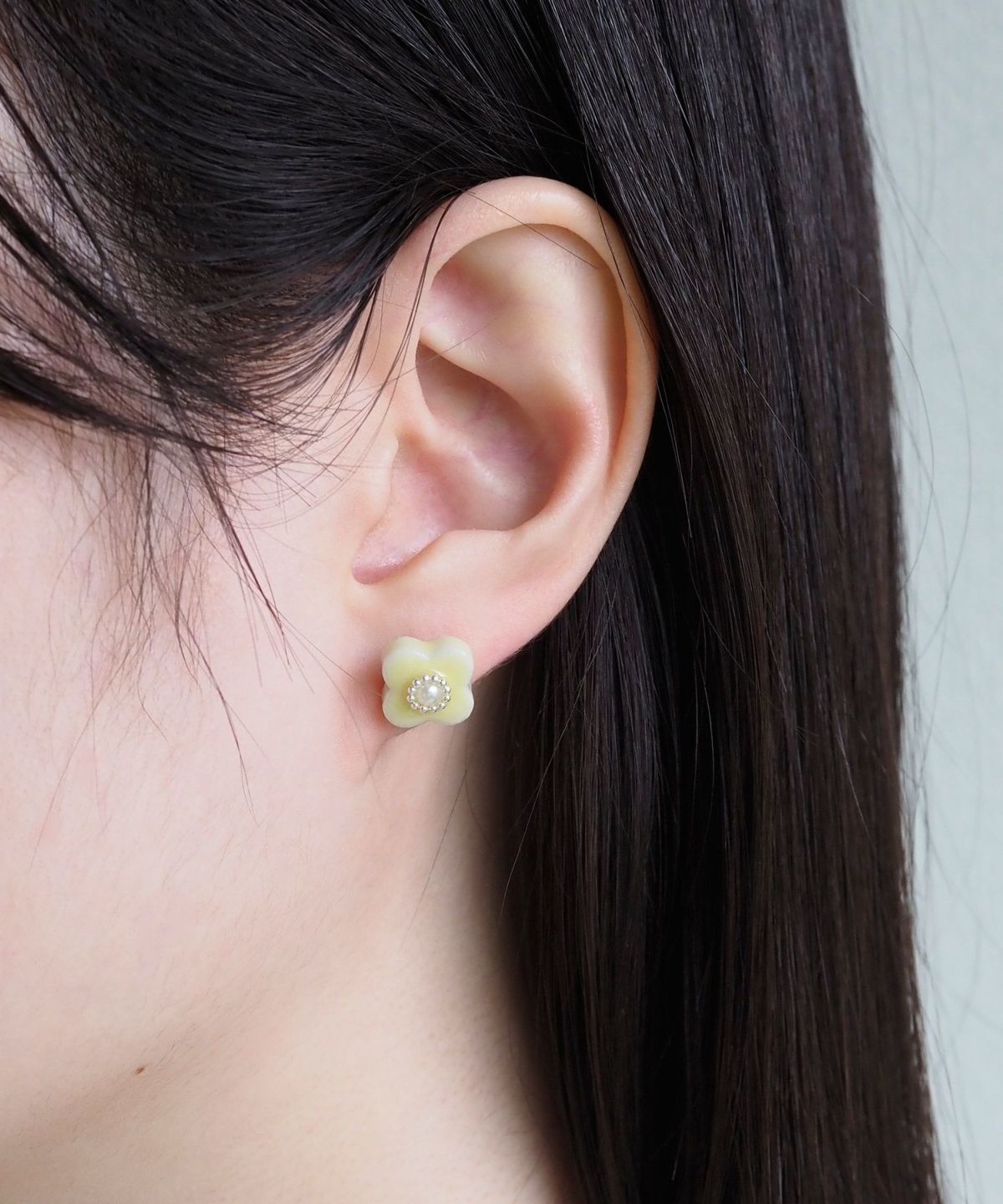 美濃焼陶器小花パールチタンポストピアス【MIKELO】