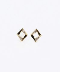 プチダイヤシェイプチタンポストピアス