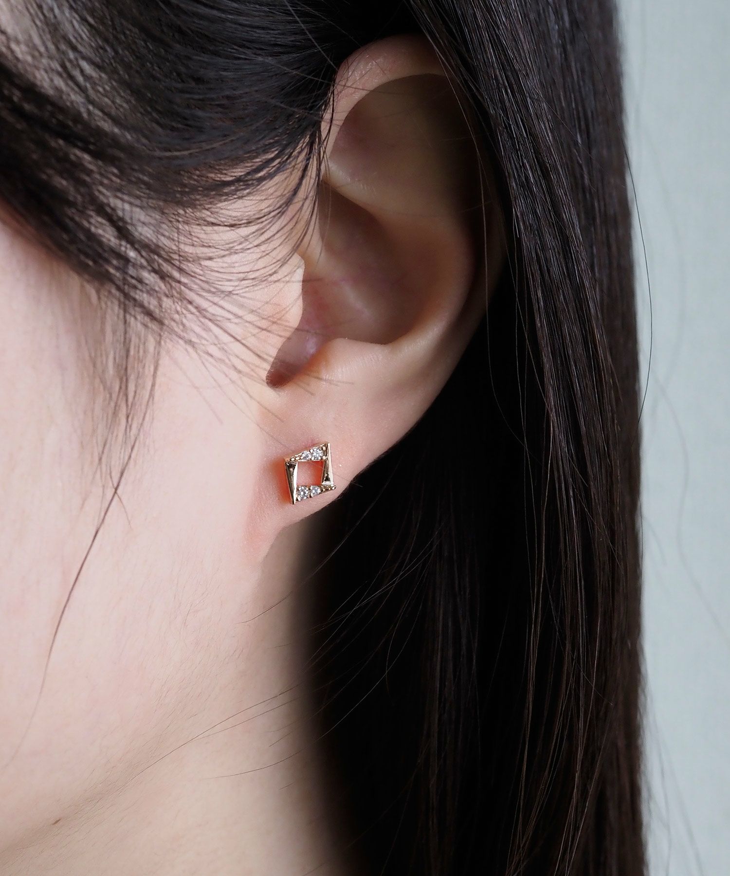 プチダイヤシェイプチタンポストピアス