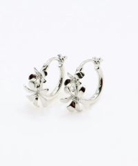 メタルフラワーフープピアス1