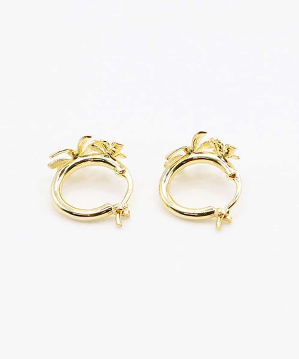 メタルフラワーフープピアス1