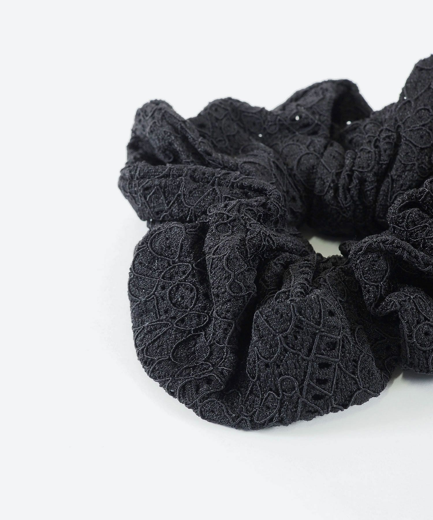 パンチングレースシュシュ