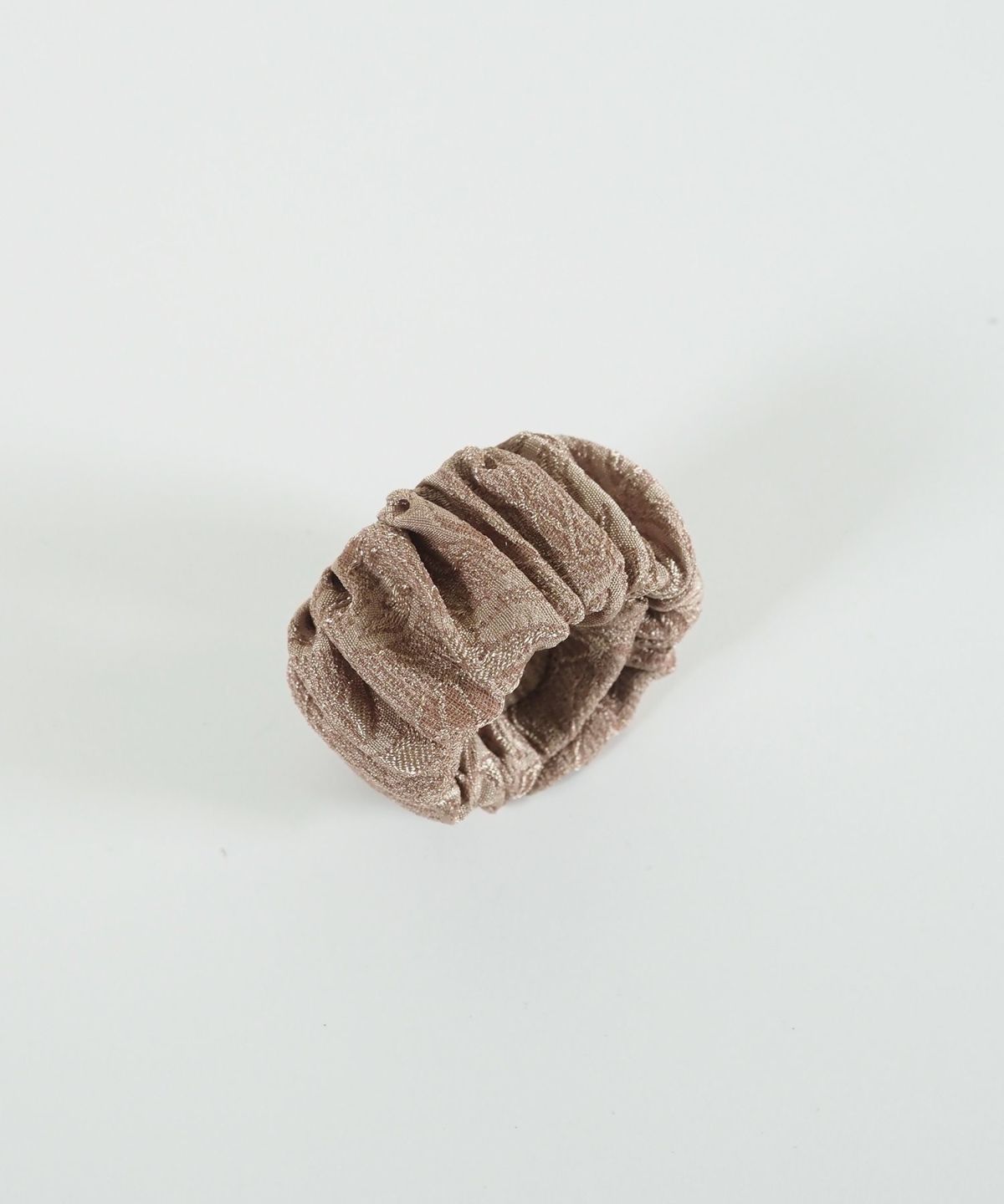 くるっとまきつくジャガードシュフィー