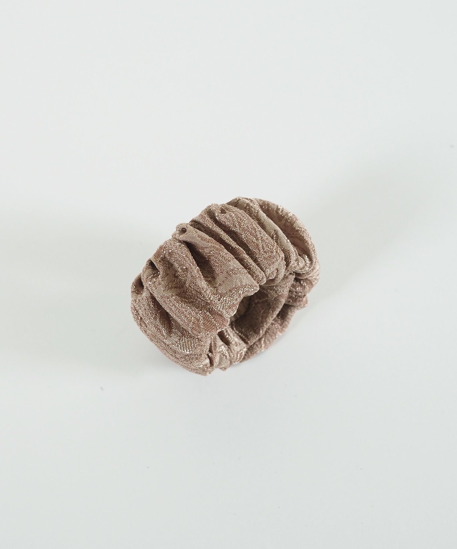 くるっとまきつくジャガードシュフィー