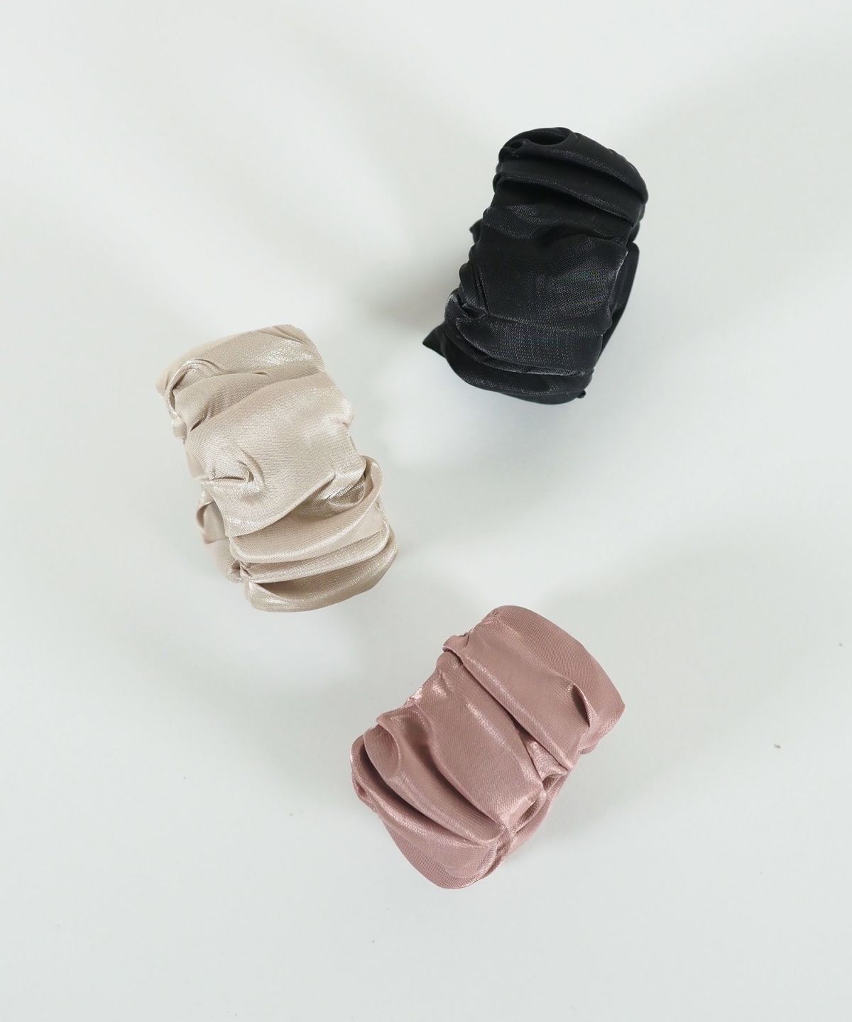 くるっとまきつくサテンシュフィー