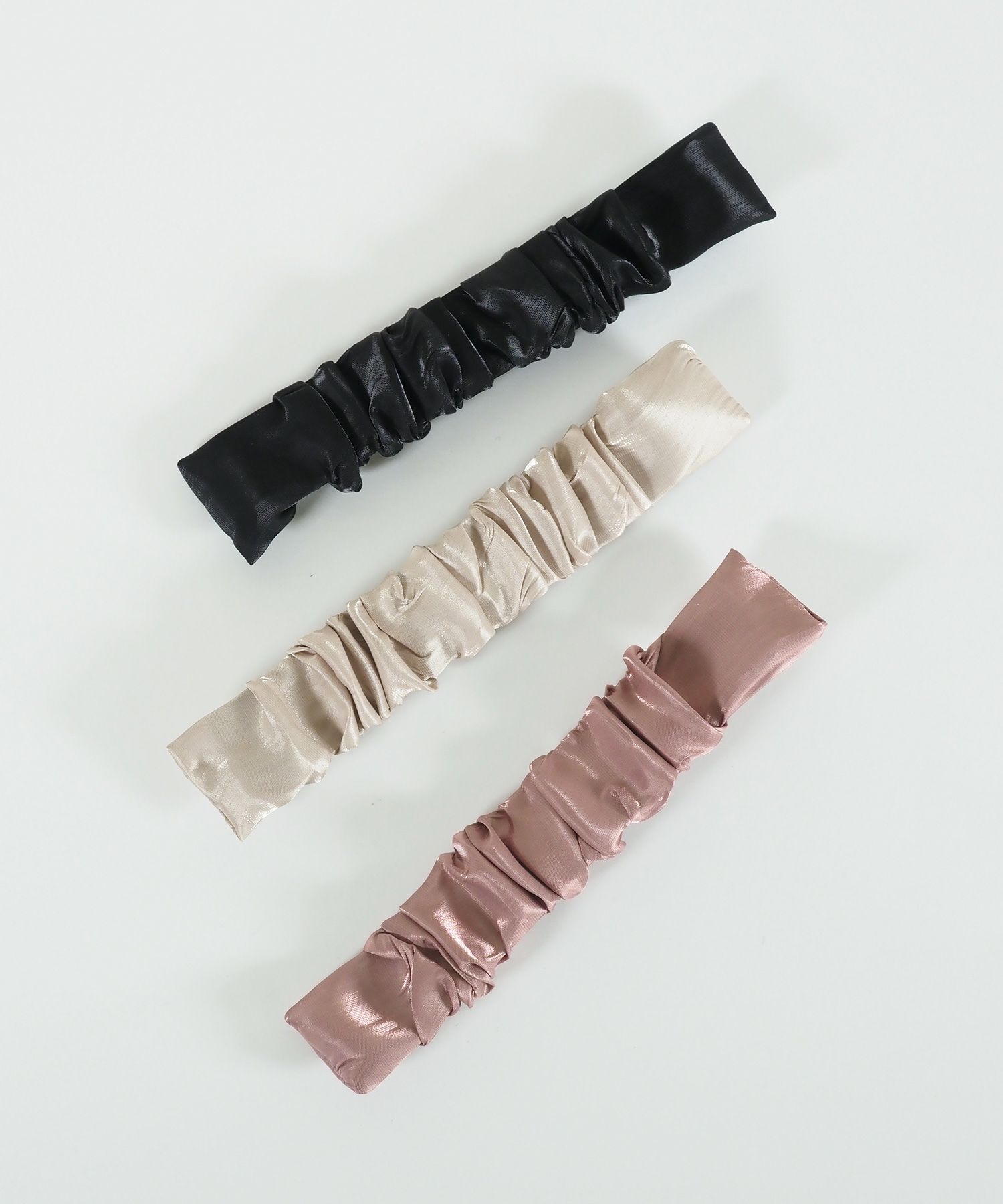 くるっとまきつくサテンシュフィー