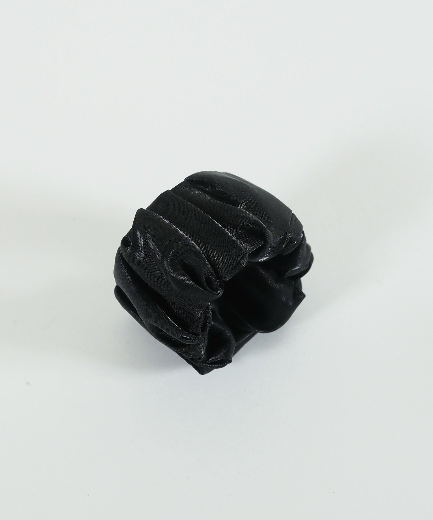 くるっとまきつくサテンシュフィー