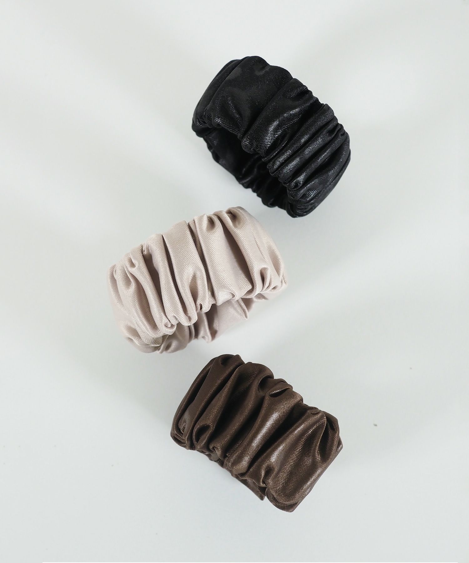 くるっとまきつくシャドーレオパードシュフィー