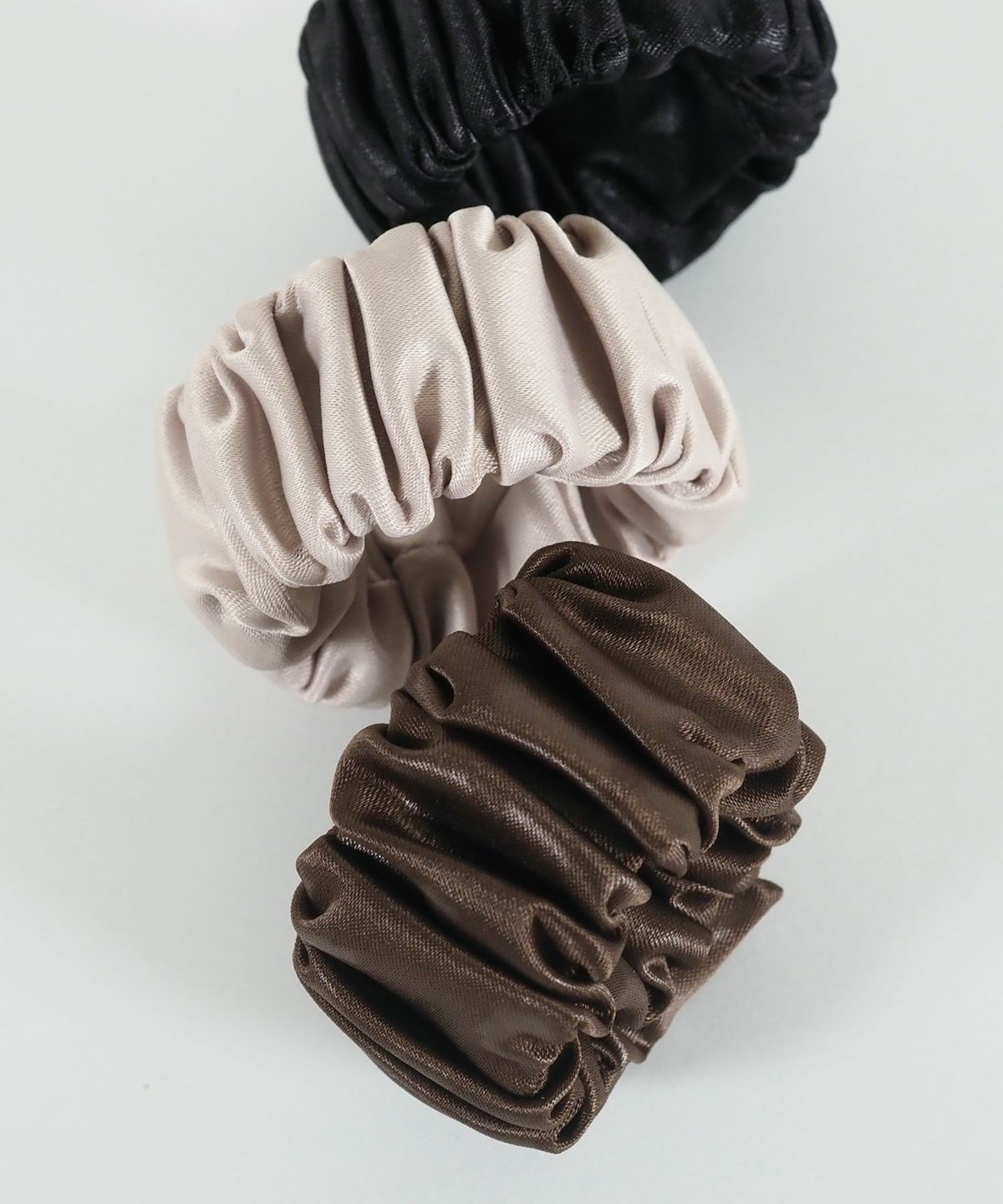 くるっとまきつくシャドーレオパードシュフィー