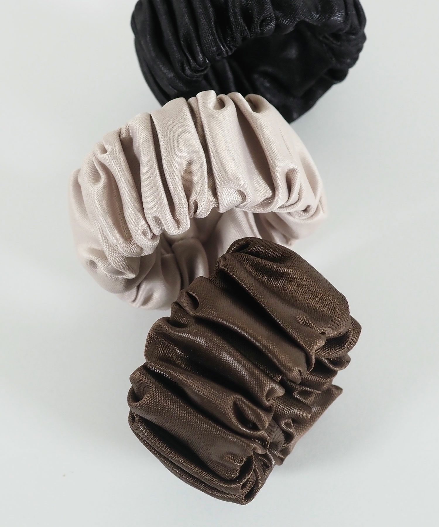 くるっとまきつくシャドーレオパードシュフィー