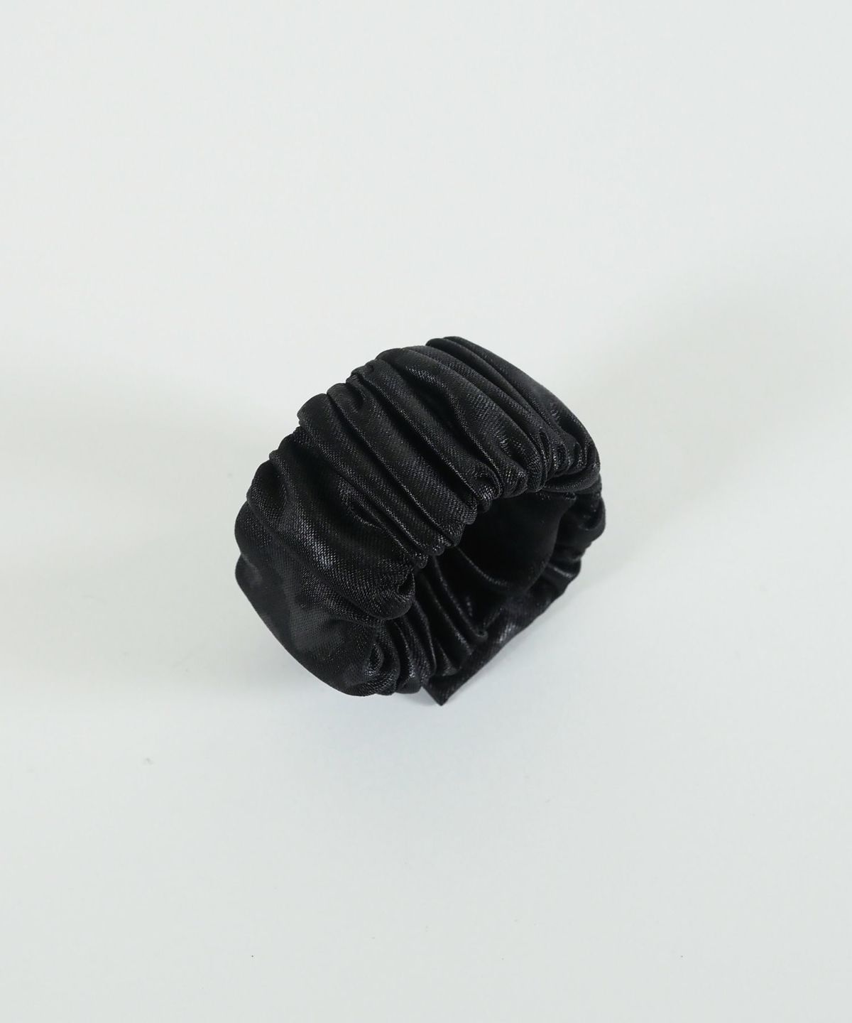 くるっとまきつくシャドーレオパードシュフィー