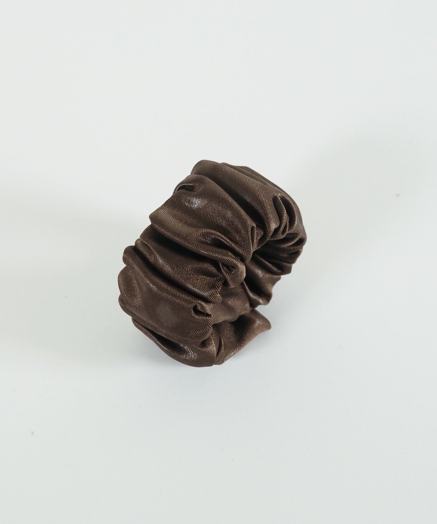 くるっとまきつくシャドーレオパードシュフィー