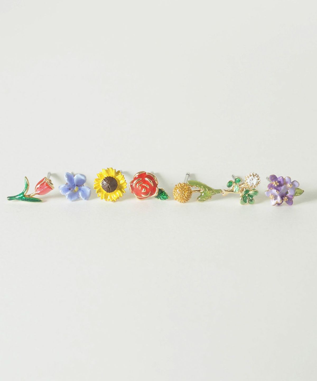 フラワーレターチタンポストピアス