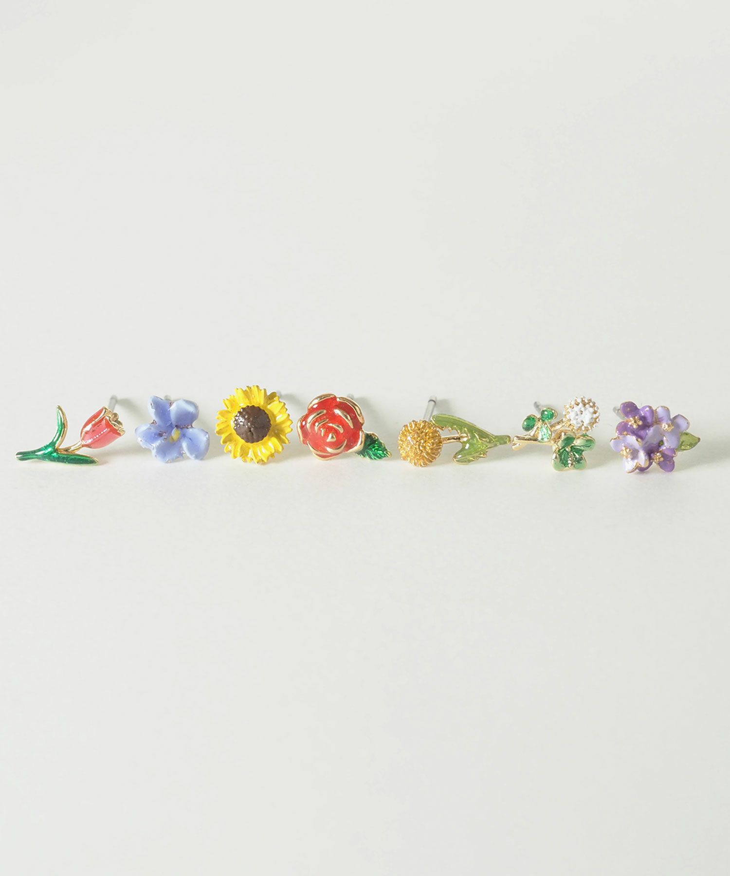 フラワーレターチタンポストピアス