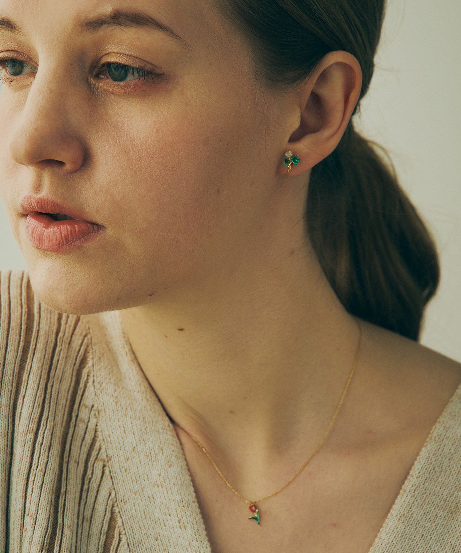 フラワーレターイヤリング