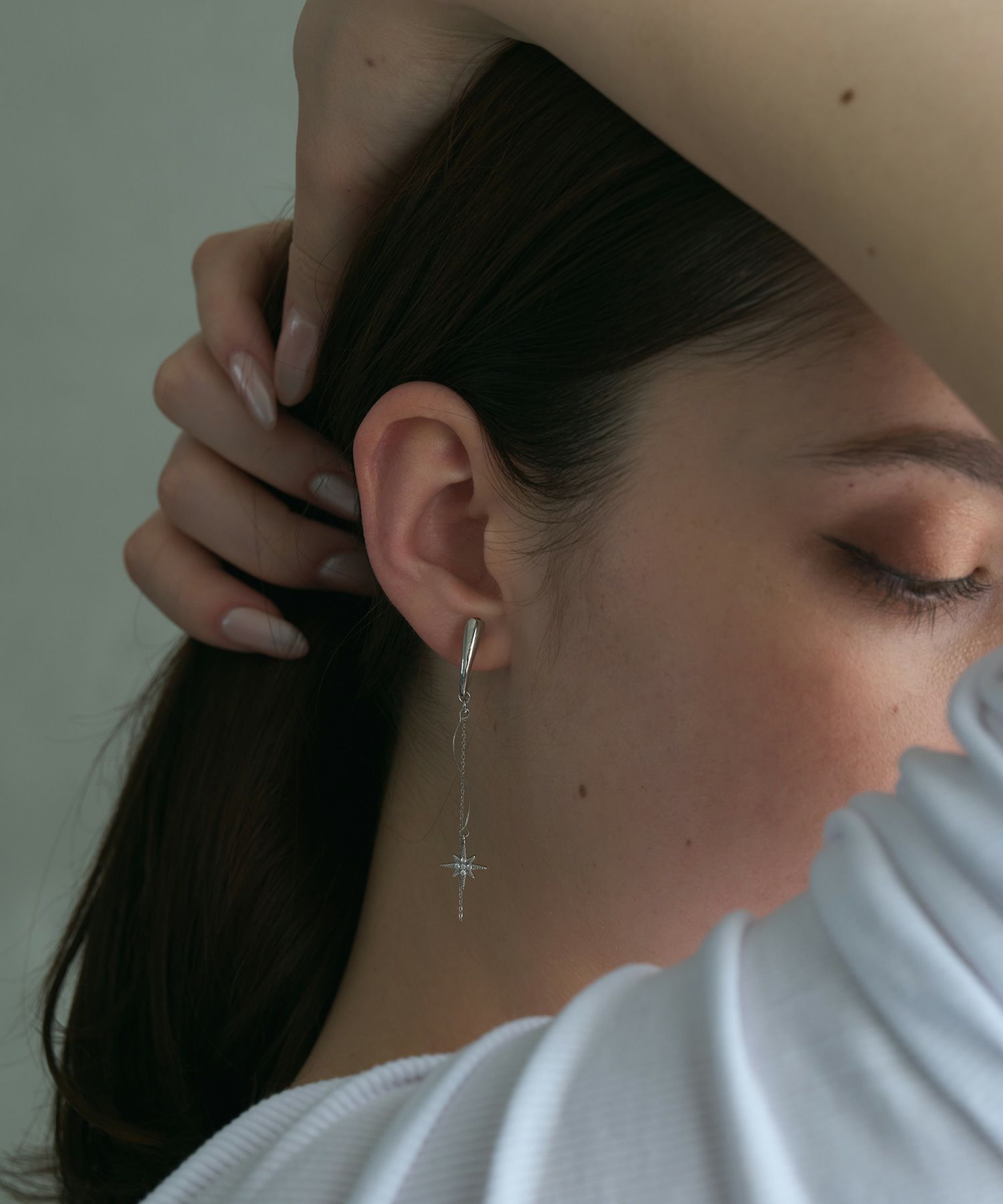 スターチェーンアクリアクリップイヤリング