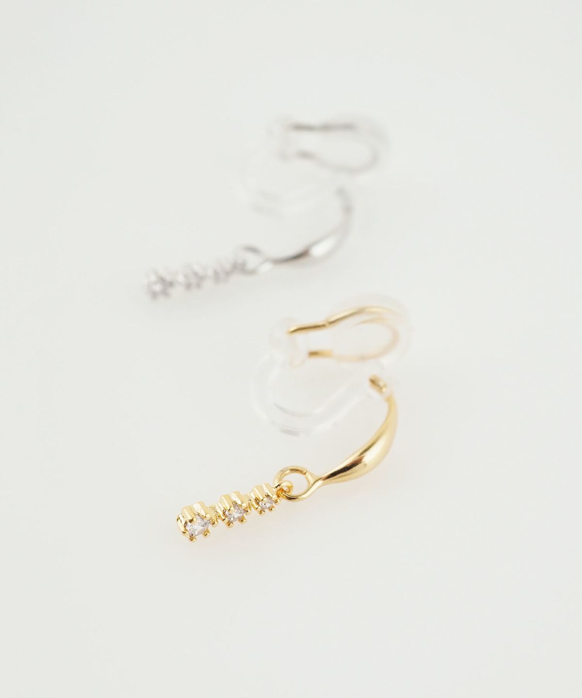 トリプルバーアクリアクリップイヤリング