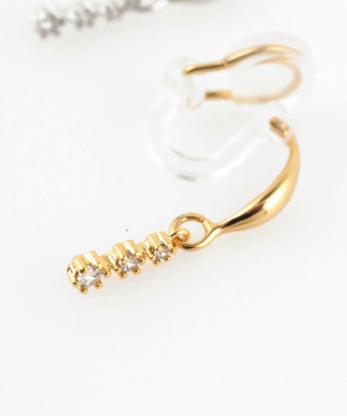トリプルバーアクリアクリップイヤリング