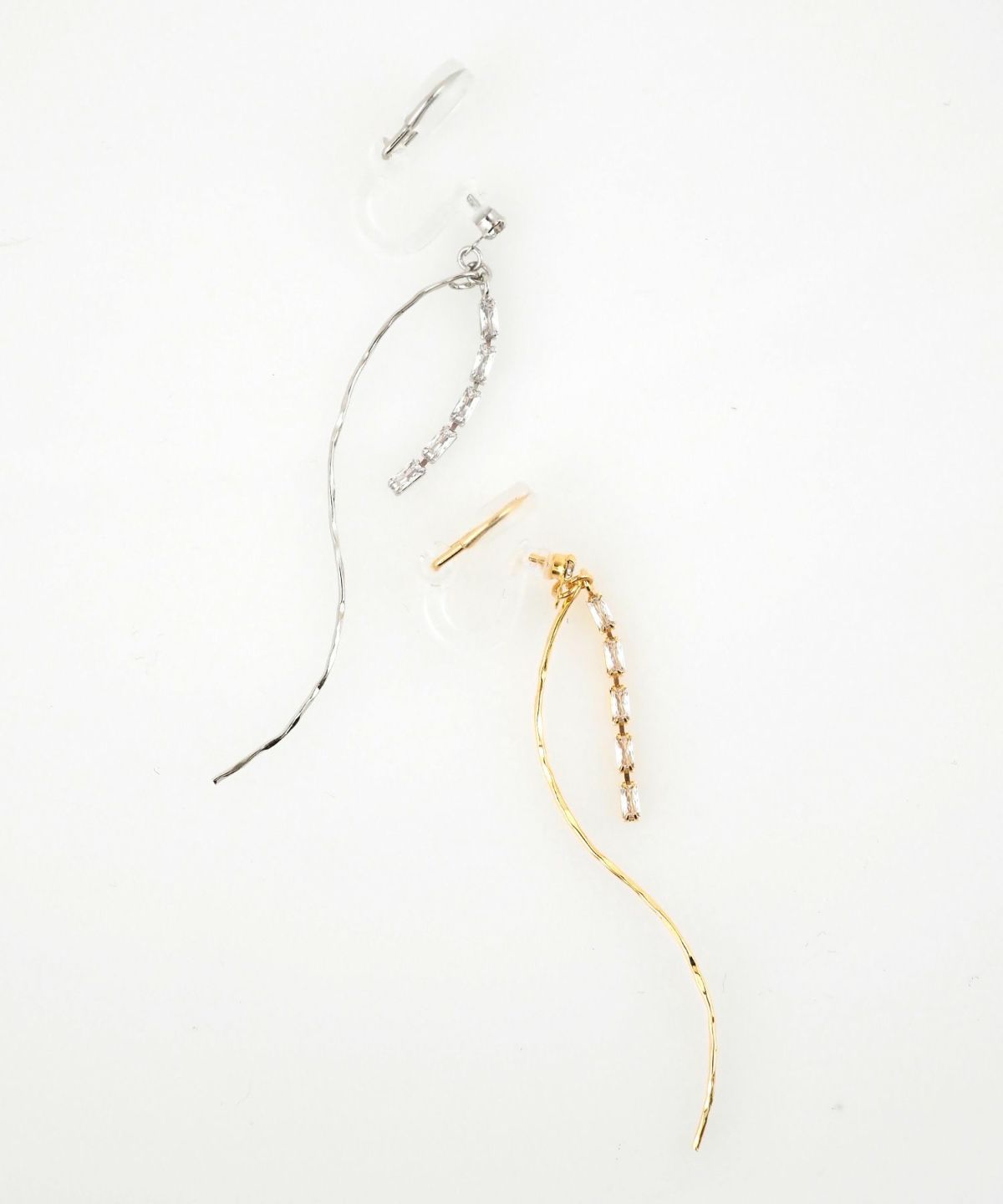 ツイストラインストーンアクリアクリップイヤリング