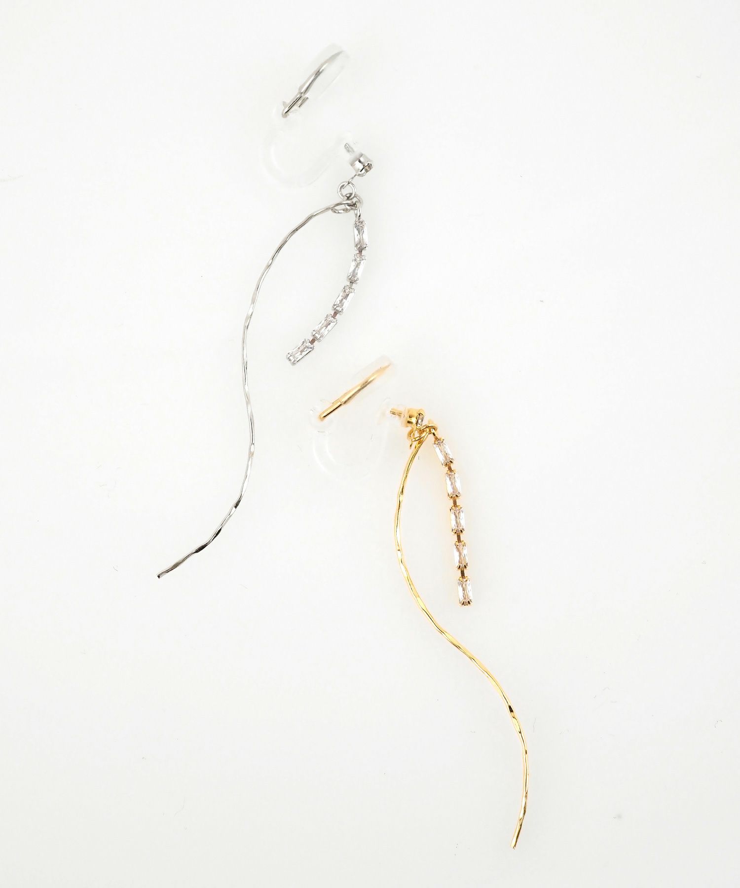 ツイストラインストーンアクリアクリップイヤリング