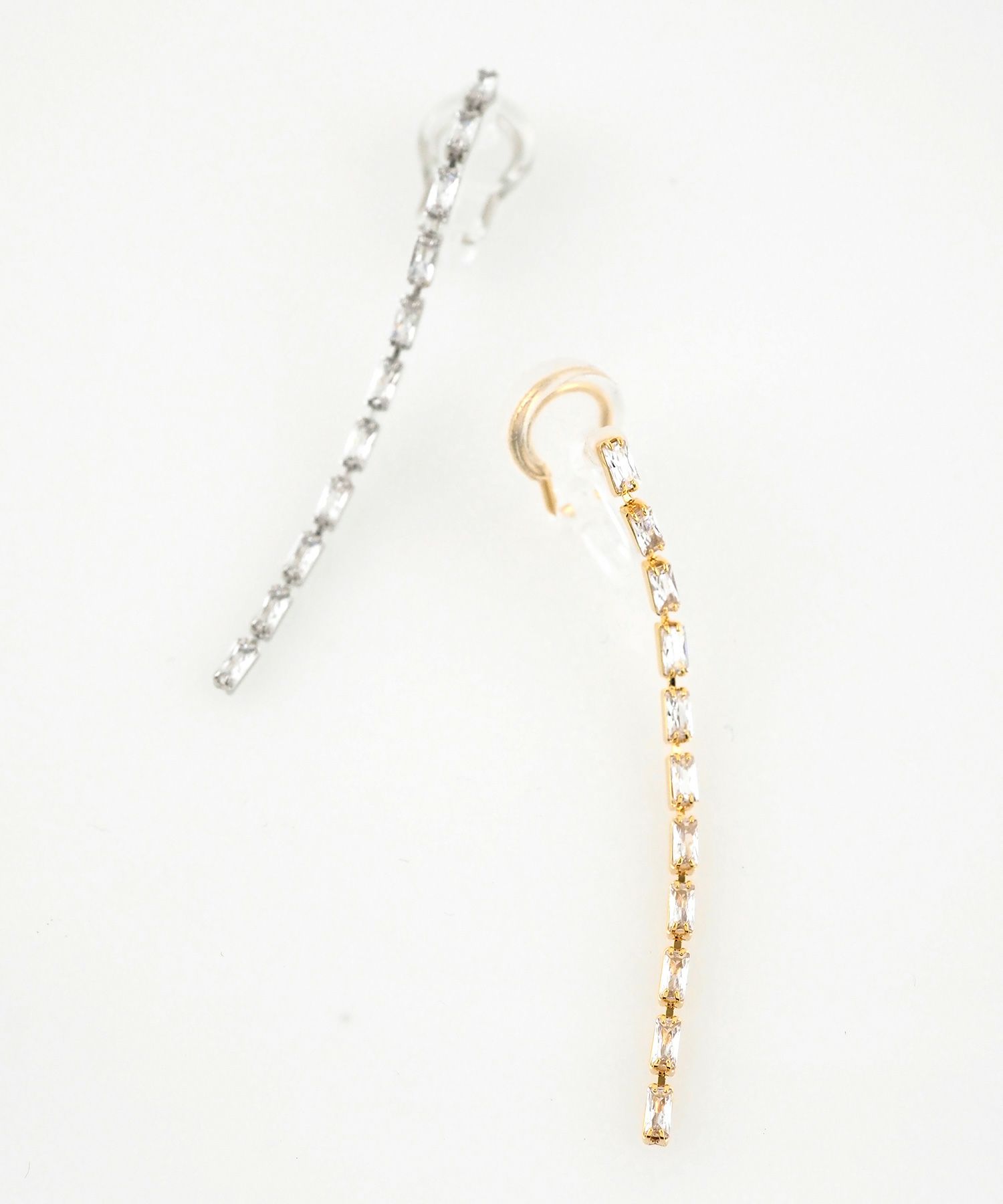 シングルラインアクリアクリップイヤリング