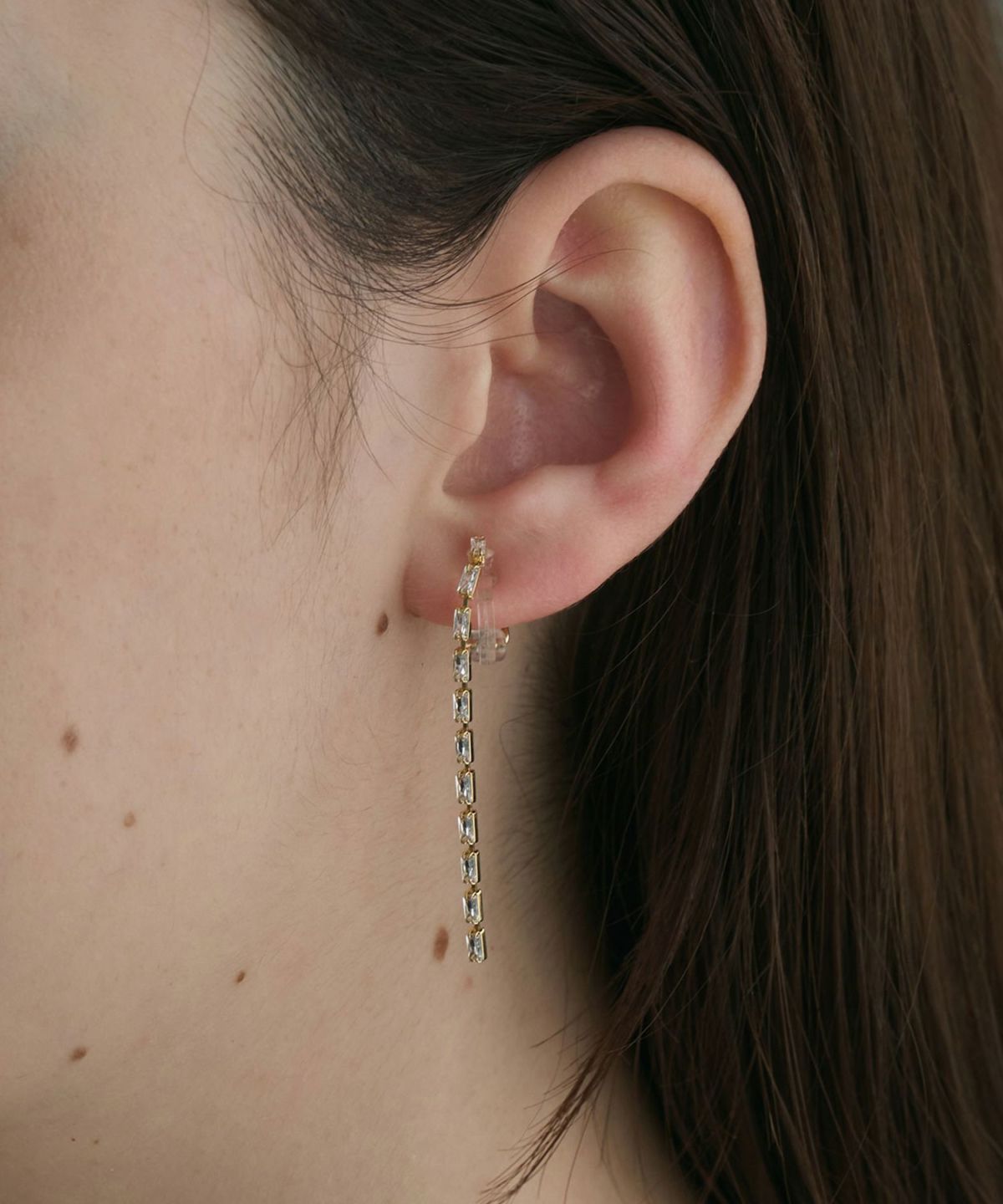 シングルラインアクリアクリップイヤリング