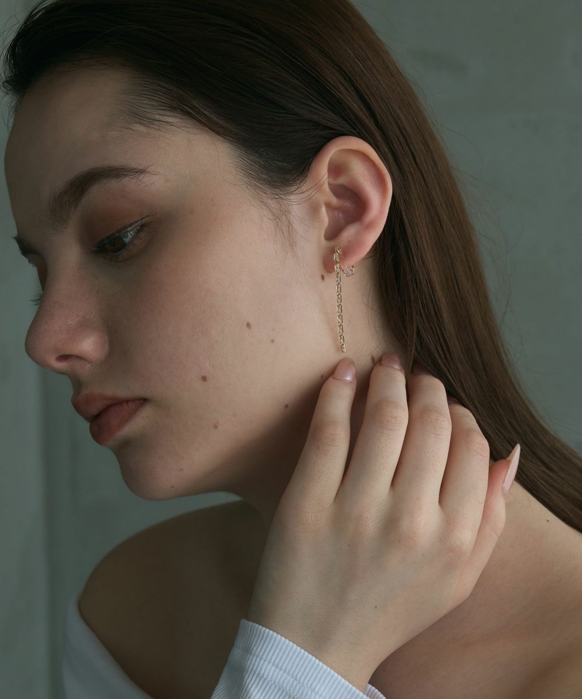 シングルラインアクリアクリップイヤリング