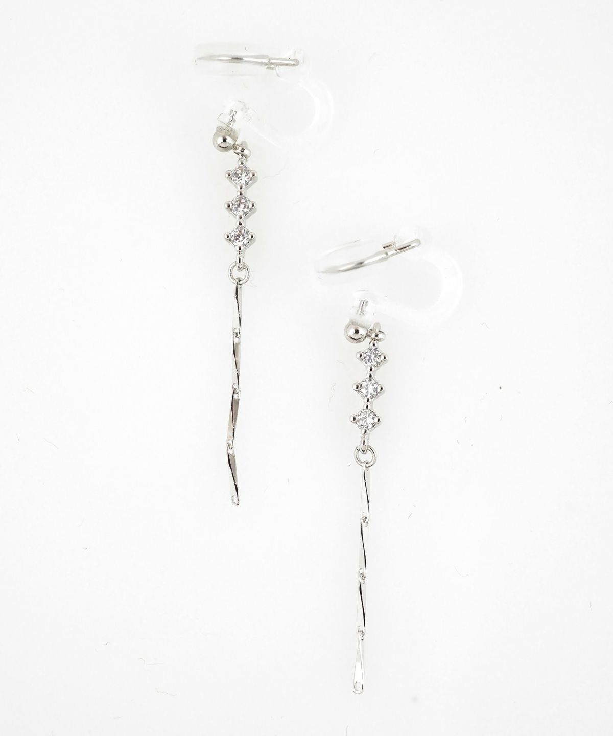 トリプルチェーンアクリアクリップイヤリング