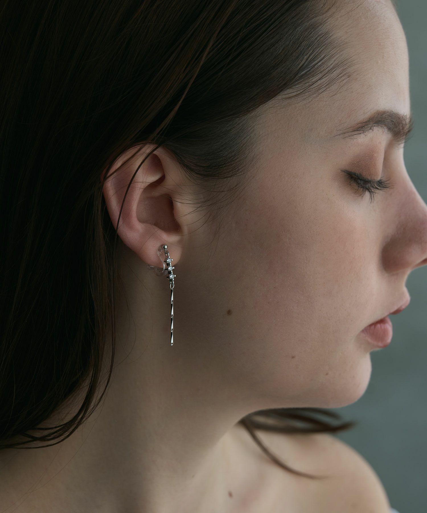 トリプルチェーンアクリアクリップイヤリング