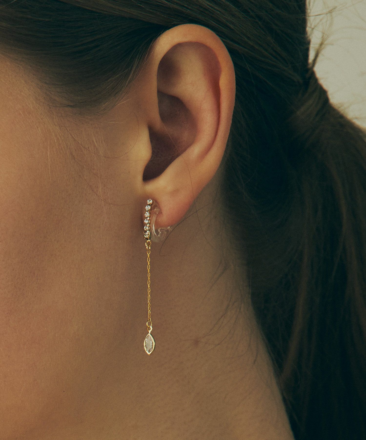 オーバルチェーンアクリアクリップイヤリング