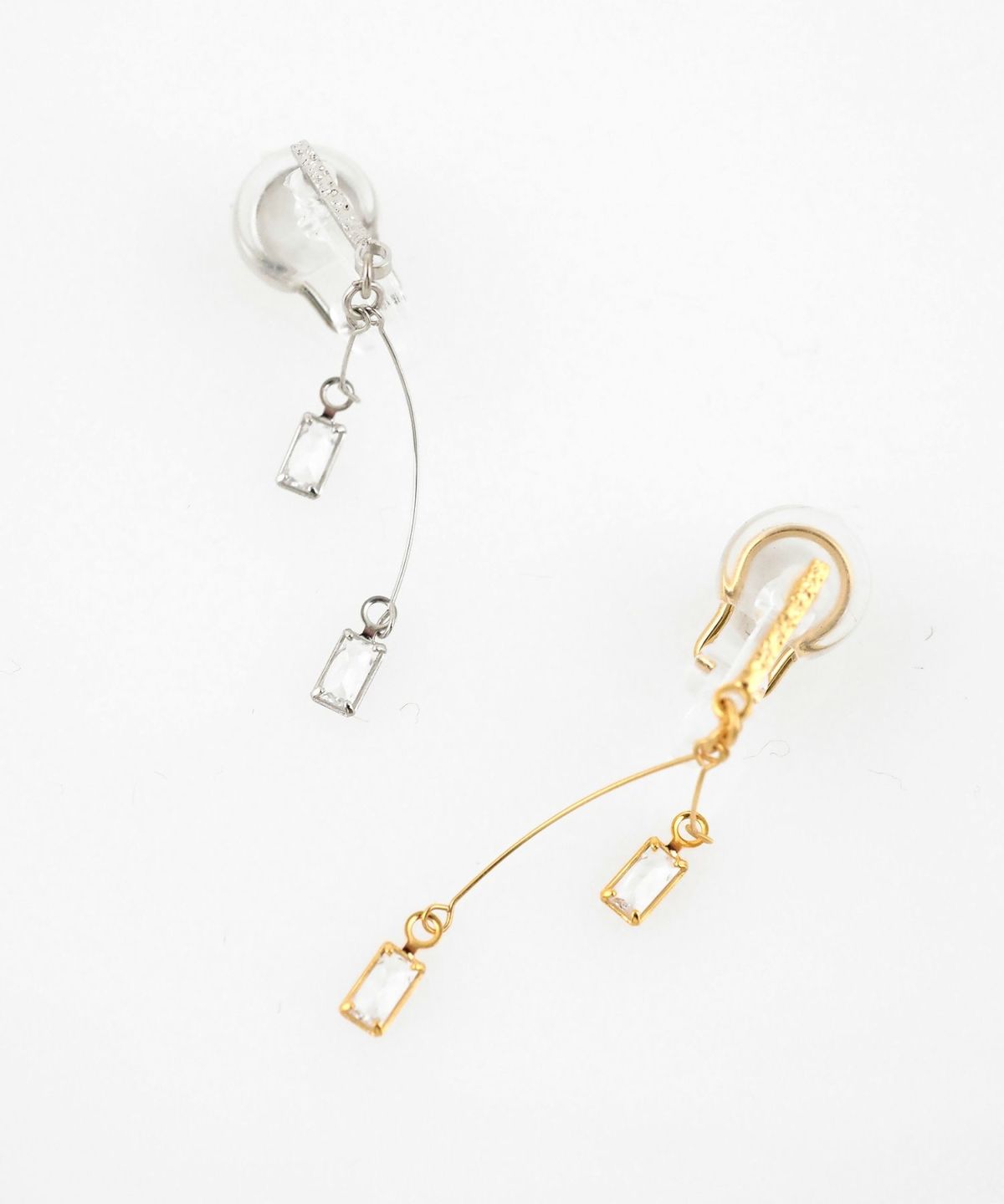 スクエアカーブアクリアクリップイヤリング