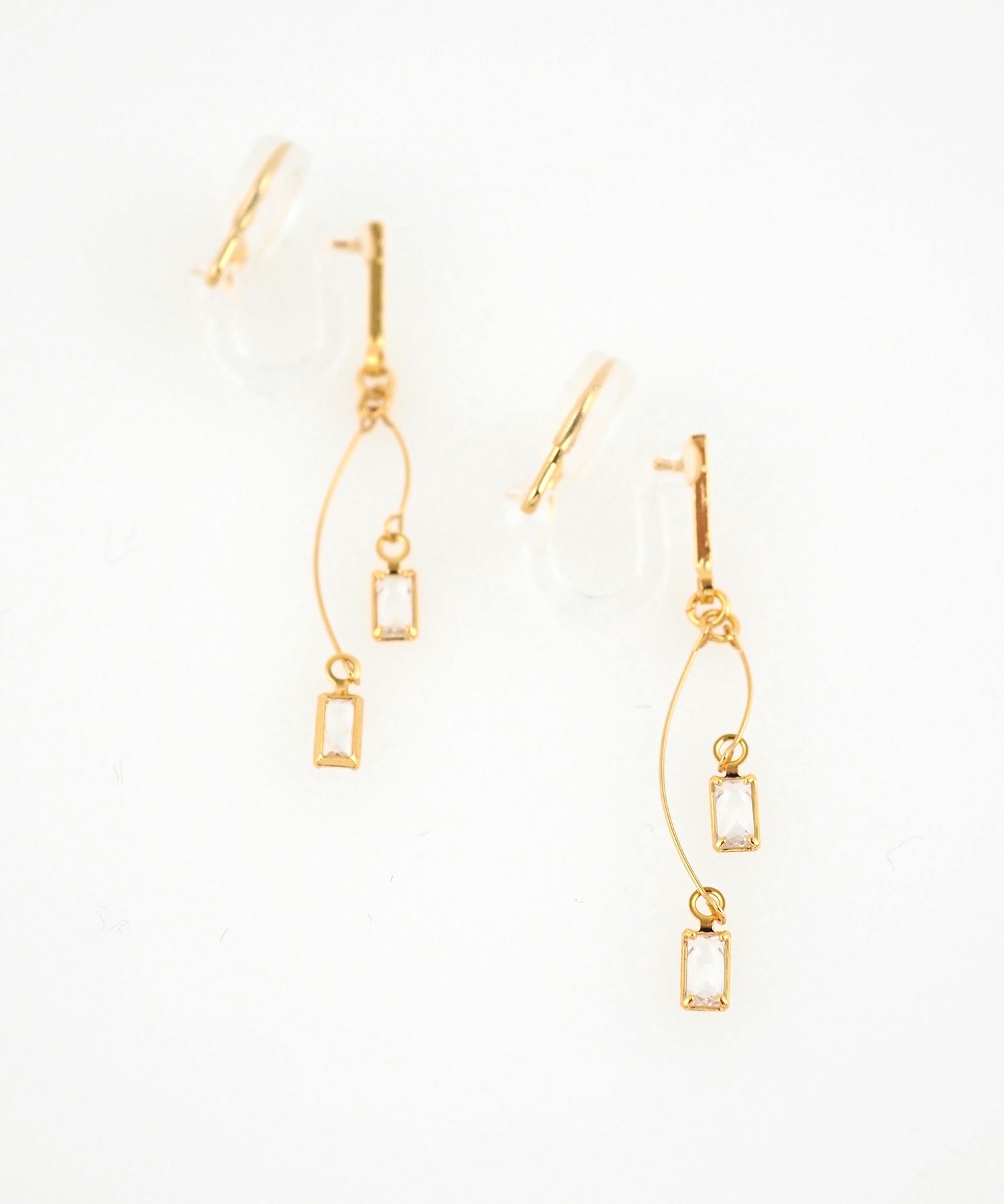 スクエアカーブアクリアクリップイヤリング