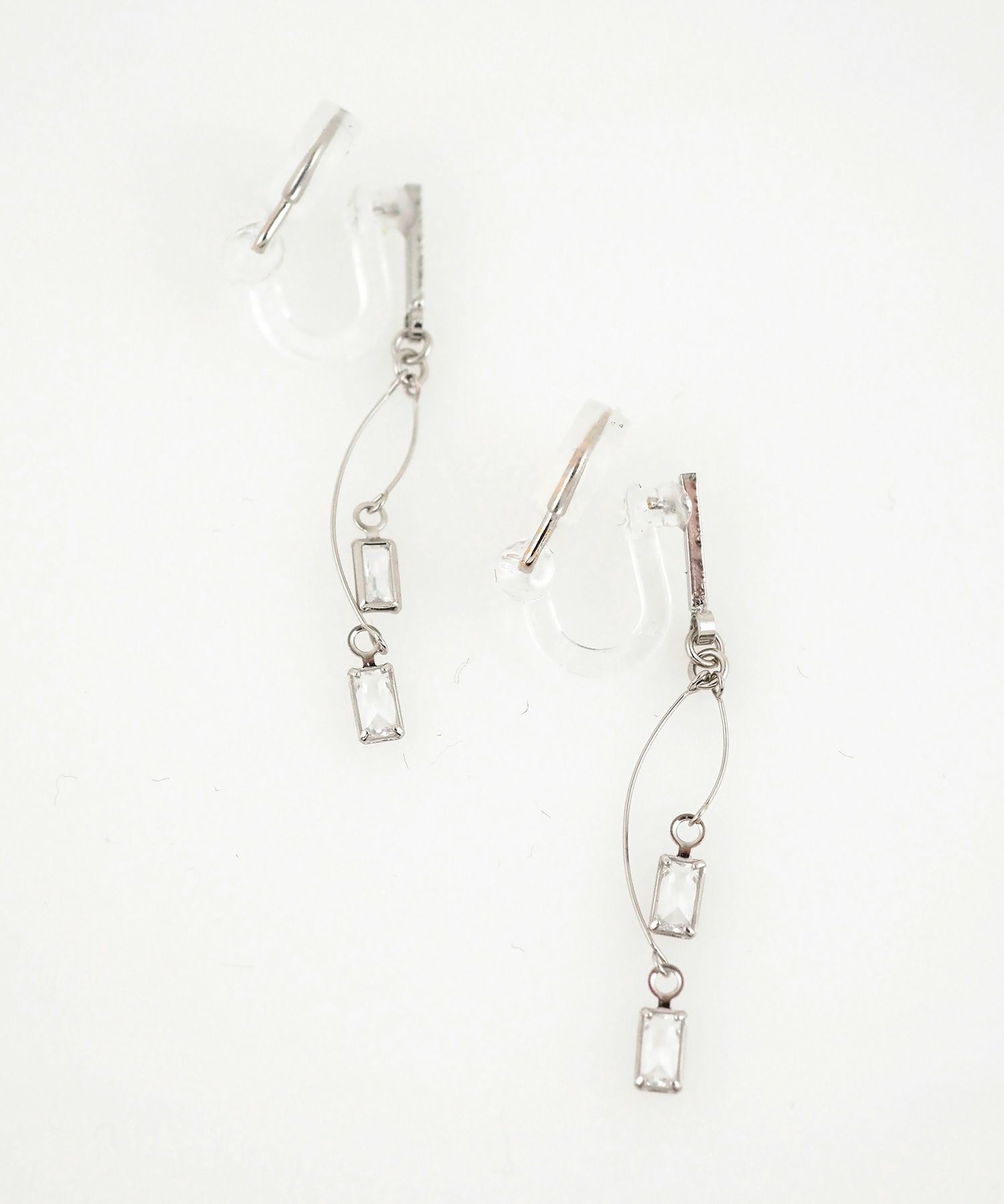 スクエアカーブアクリアクリップイヤリング