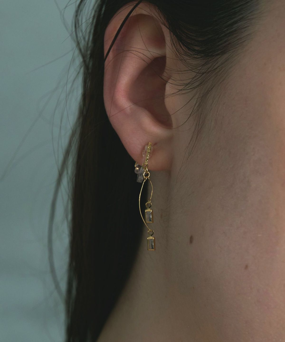 スクエアカーブアクリアクリップイヤリング