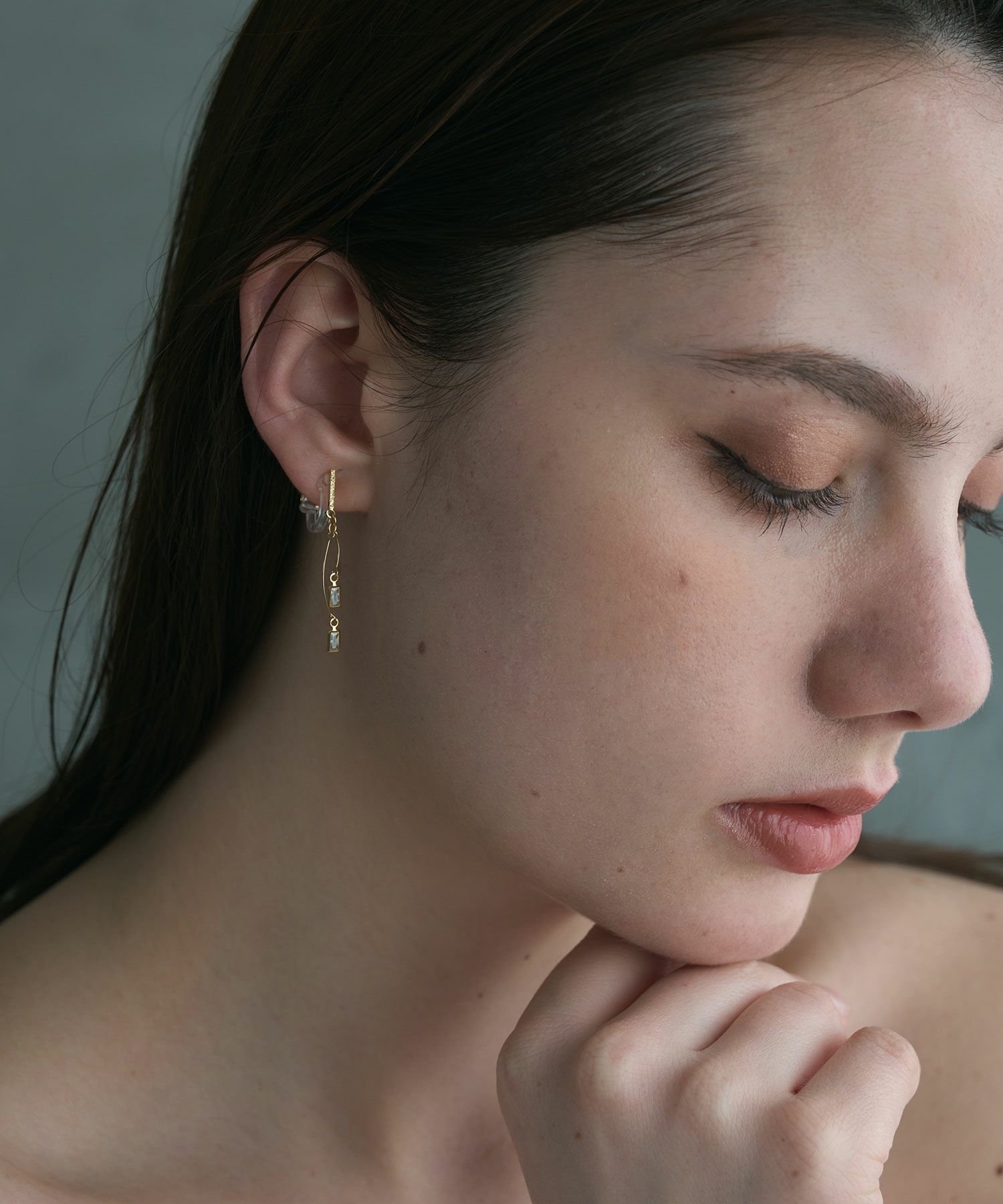 スクエアカーブアクリアクリップイヤリング