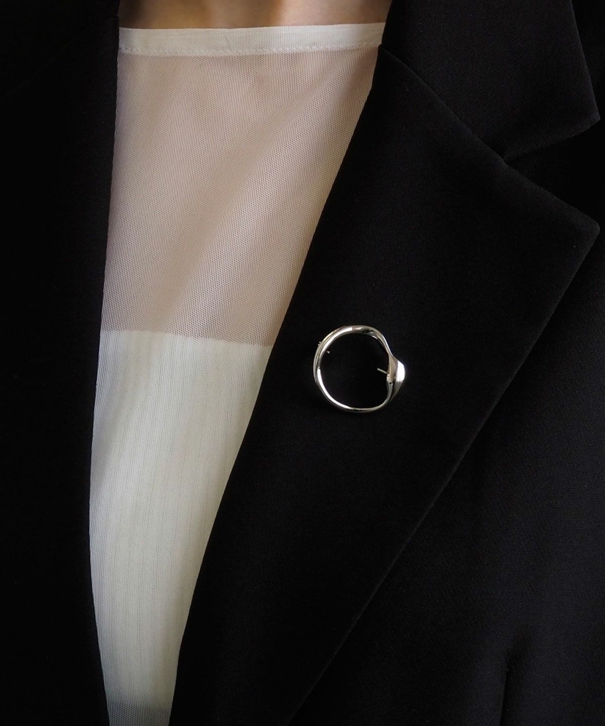 ニュアンスサークルブローチ