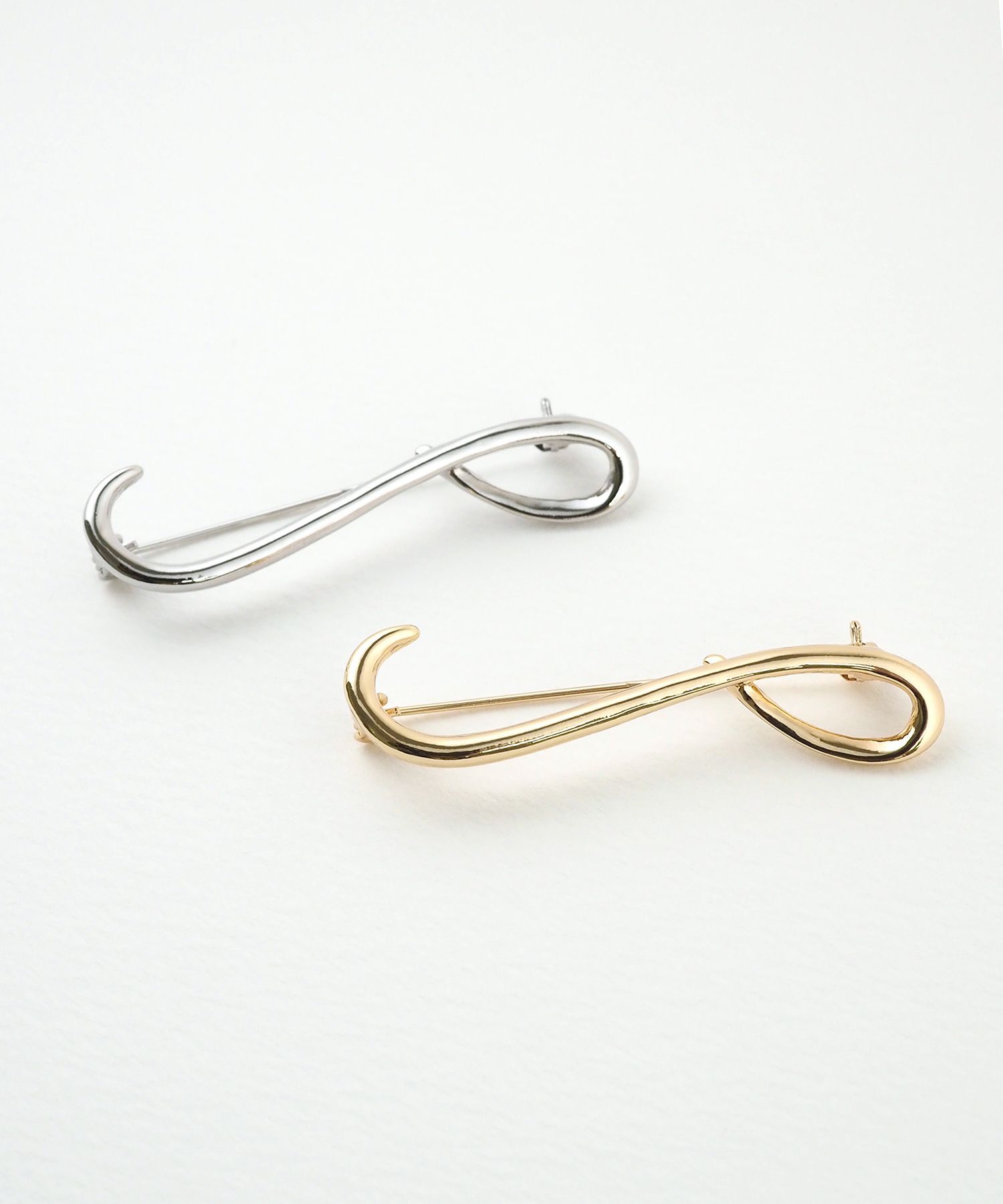 ニュアンスツイストブローチ