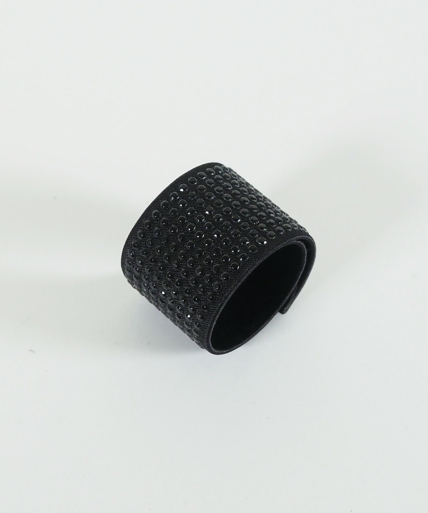 くるっとまきつくスタッズシュフィー