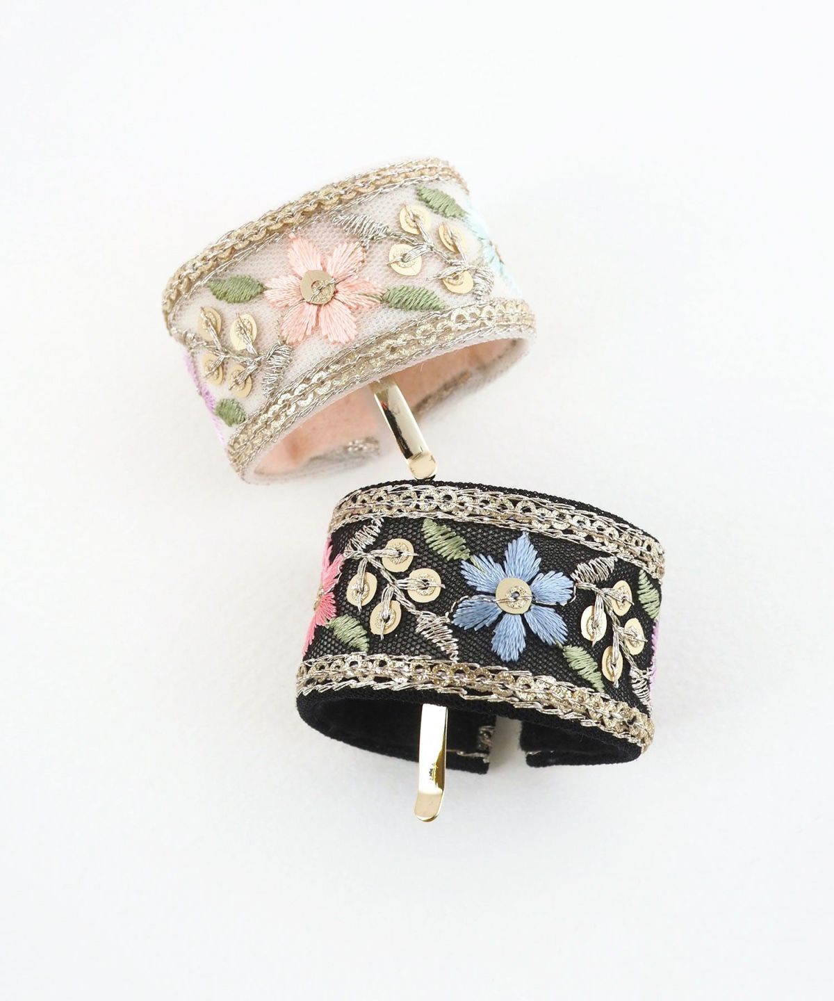 フラワー刺繍フック付きシュフィー