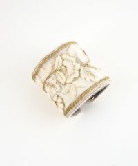 フラワーリーフ刺繍フック付きシュフィー