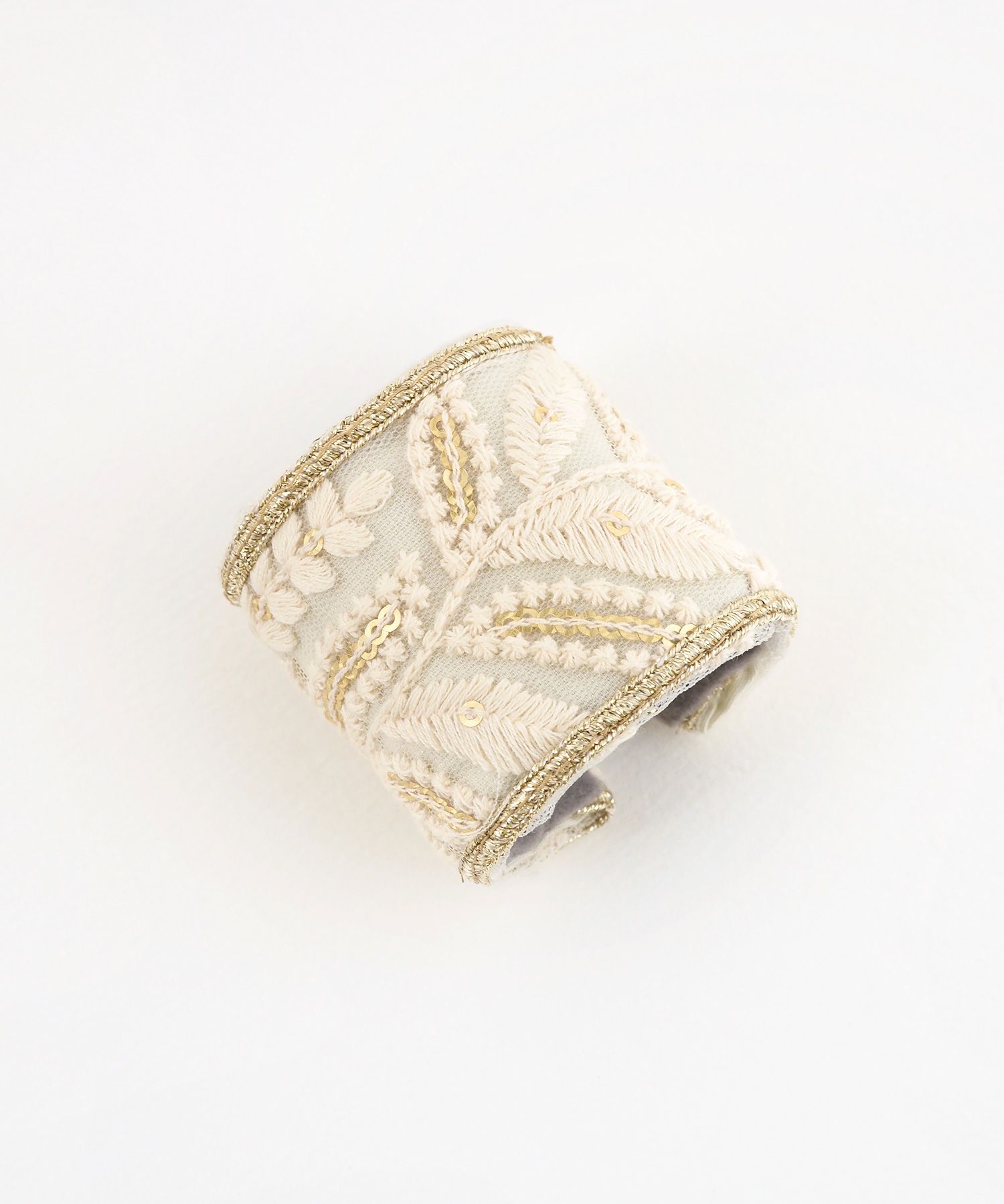 フラワーリーフ刺繍フック付きシュフィー