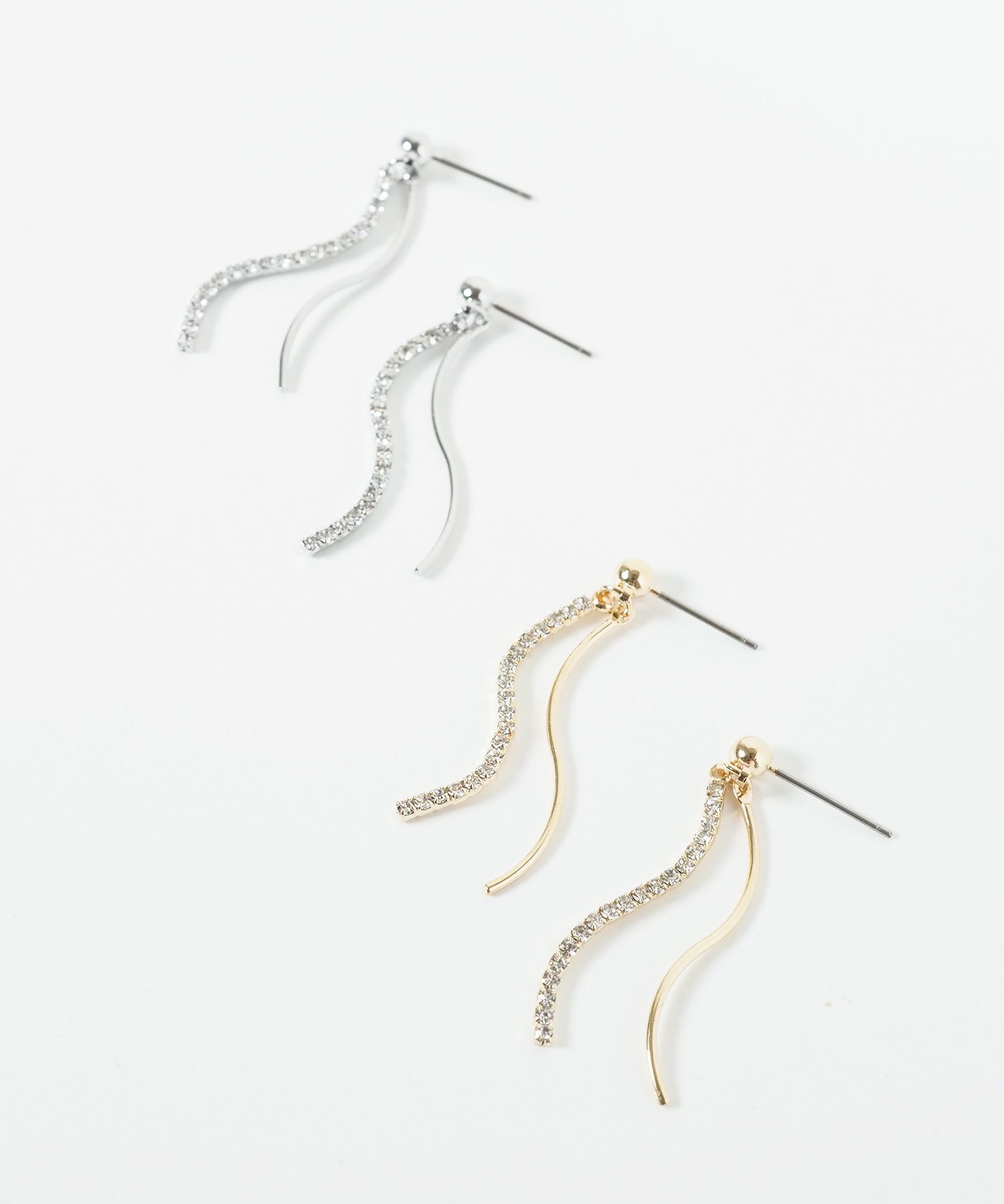 スウェイダブルウェーブラインチタンポストピアス