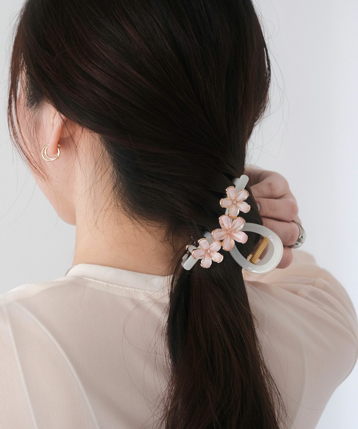 フラワービジューバンスクリップ