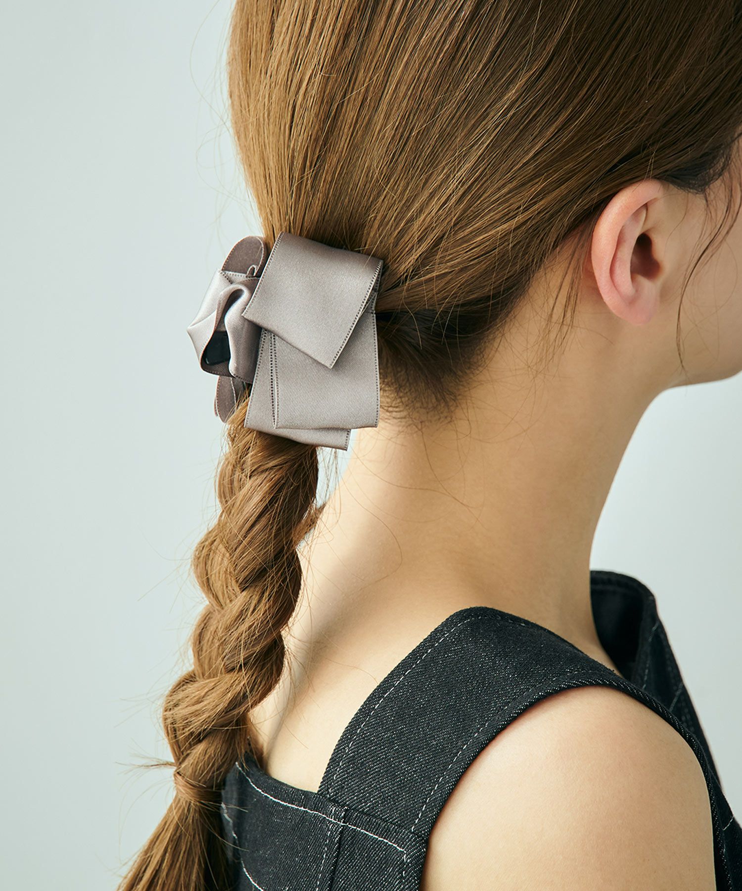 サテンフリルバンスクリップ