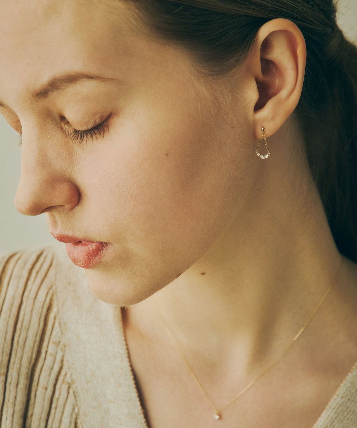 【web限定】[K10]ジルコニアトライアングルチェーンピアス