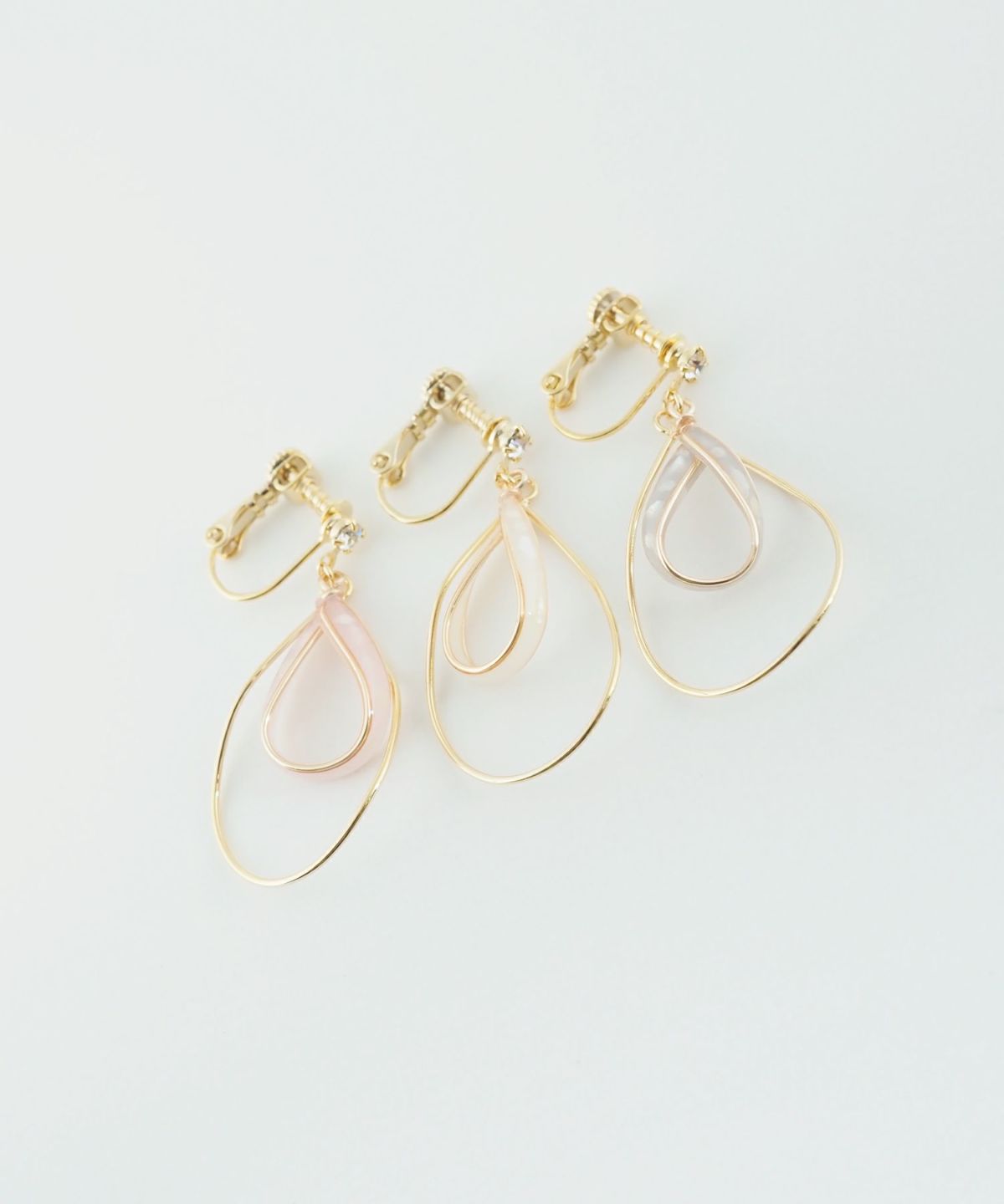 ダブルシズクシェルIMFスプリングイヤリング