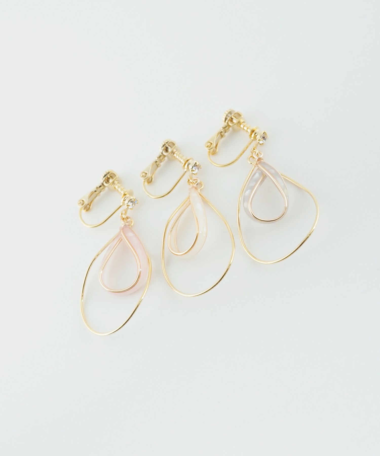 ダブルシズクシェルIMFスプリングイヤリング