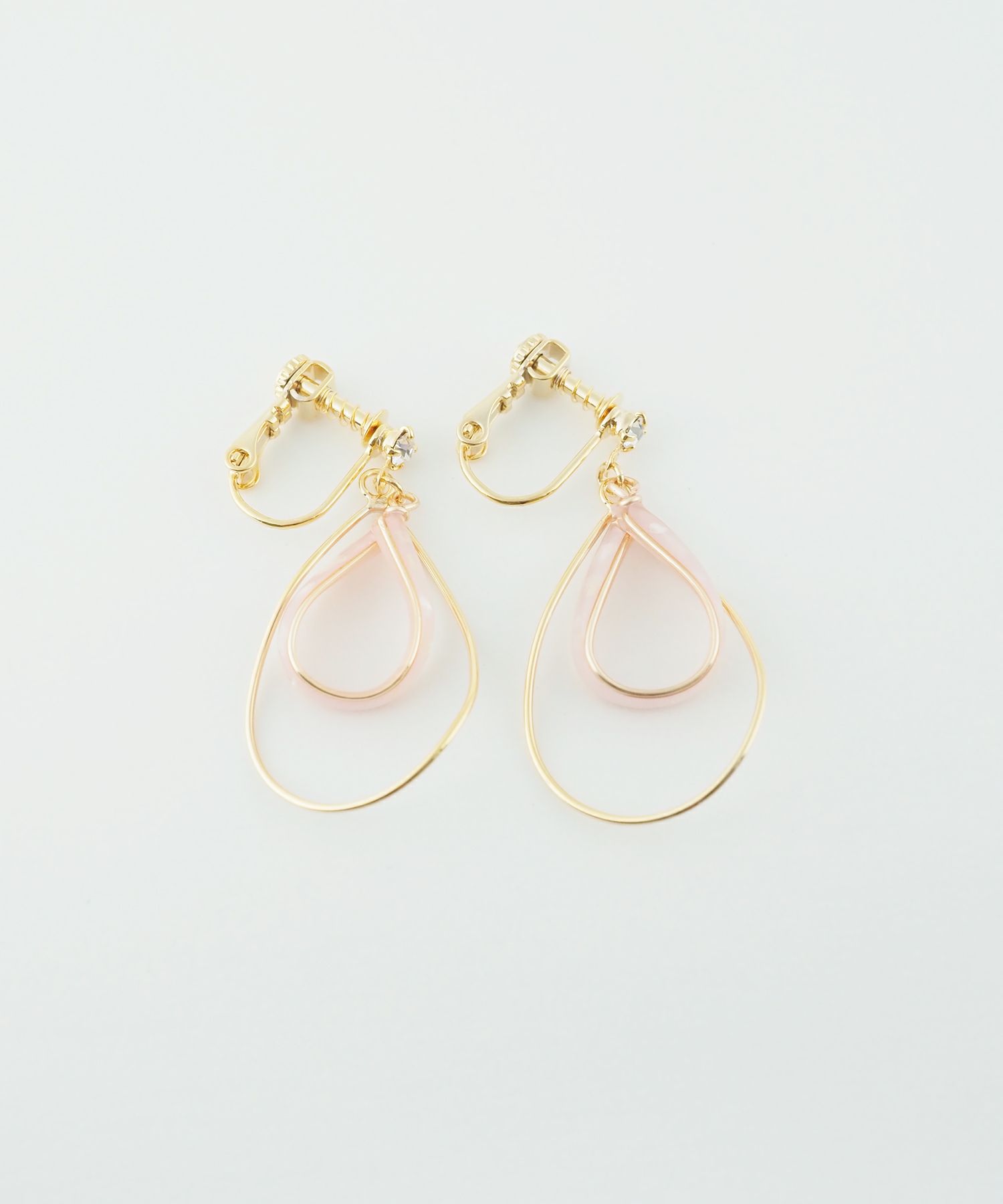 ダブルシズクシェルIMFスプリングイヤリング