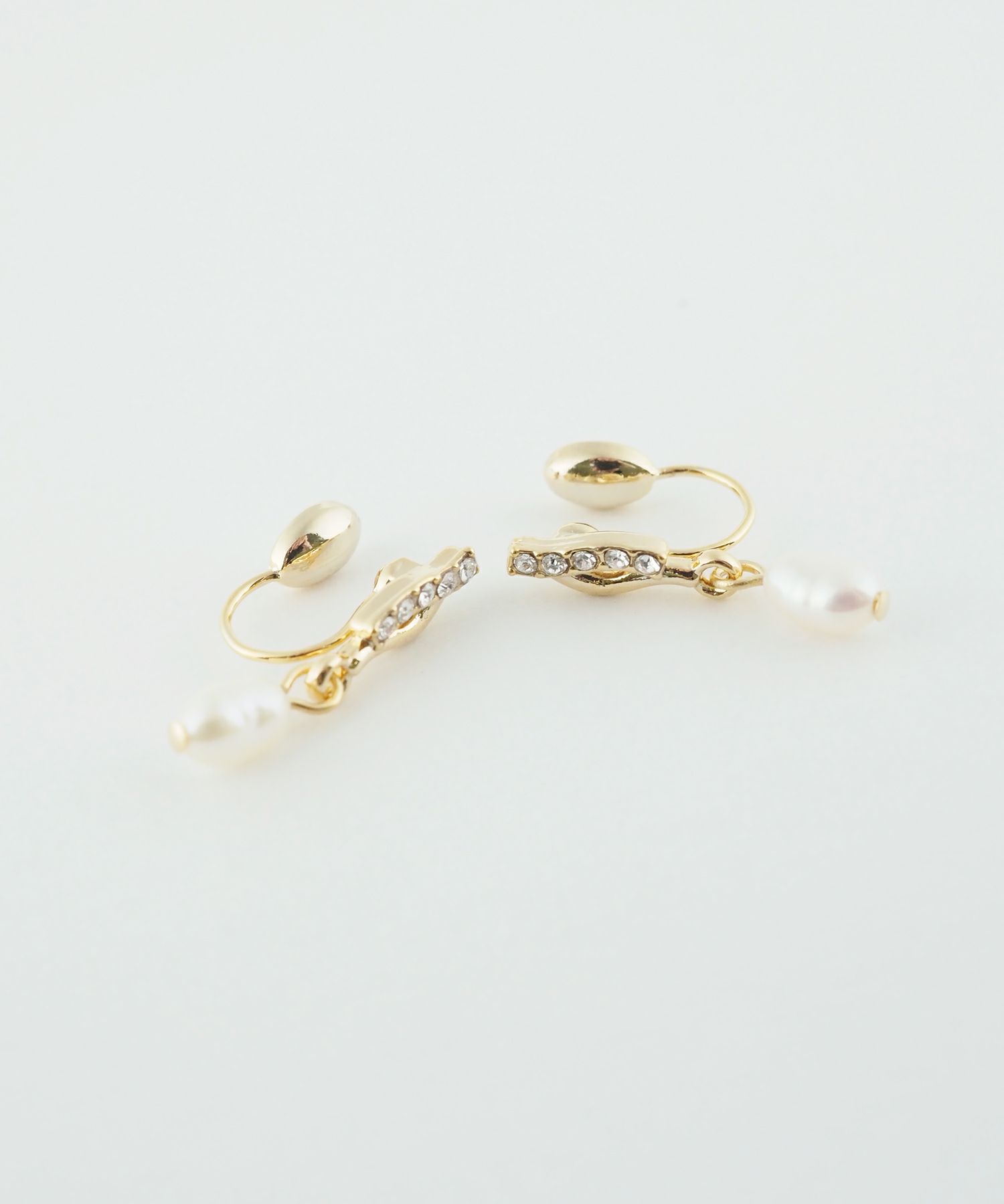 ラインストーン淡水パールノンホールイヤリング