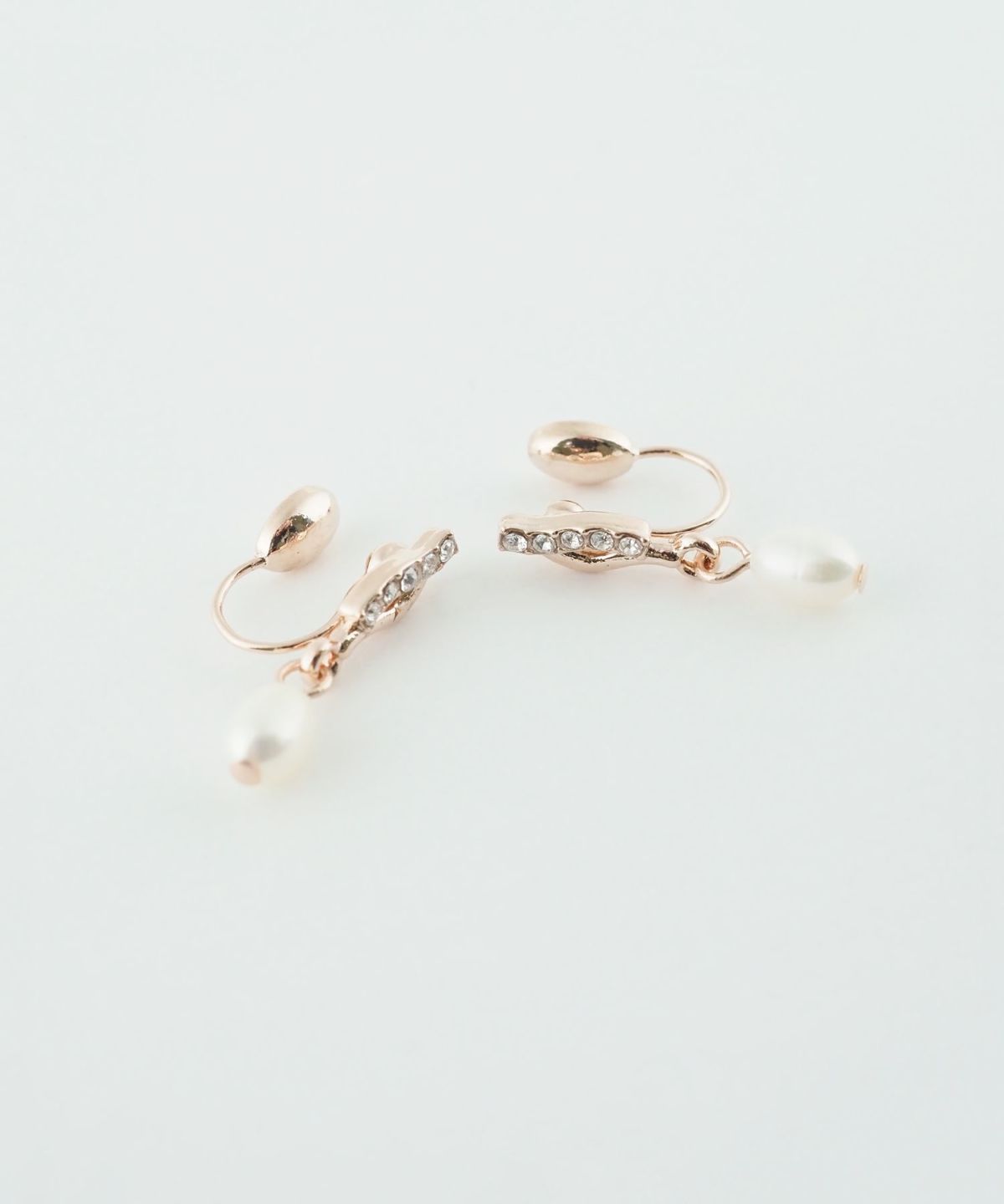 ラインストーン淡水パールノンホールイヤリング